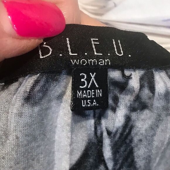 BLEU Black and White Design Blouse Size 3X - Picture 5 of 9